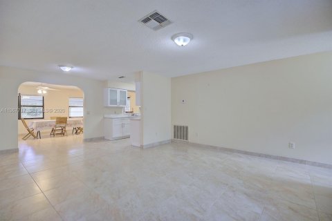 House in Lake Placid, Florida 2 bedrooms № 2030529 - photo 6