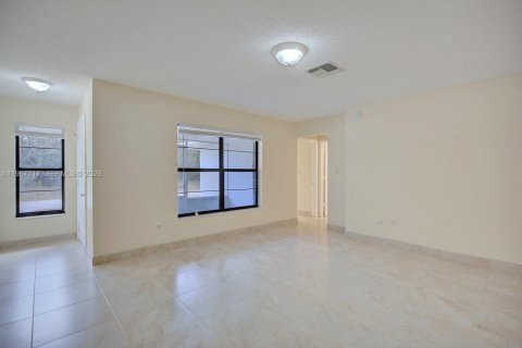 House in Lake Placid, Florida 2 bedrooms № 2030529 - photo 3