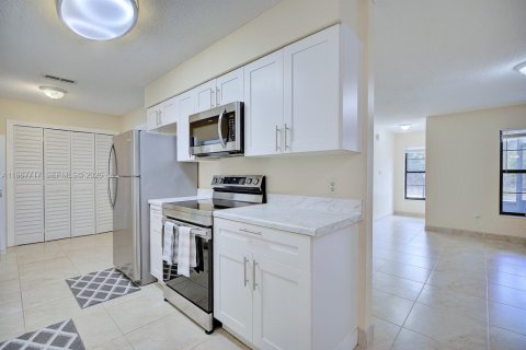 House in Lake Placid, Florida 2 bedrooms № 2030529 - photo 10