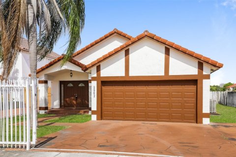 House in Miami, Florida 3 bedrooms, 157.66 sq.m. № 1996477