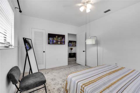 House in Miami Beach, Florida 4 bedrooms, 208.94 sq.m. № 1949215 - photo 27