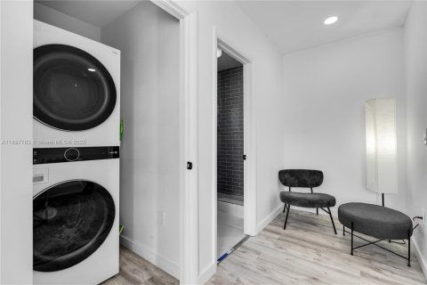 House in Miami Beach, Florida 4 bedrooms, 208.94 sq.m. № 1949215 - photo 18