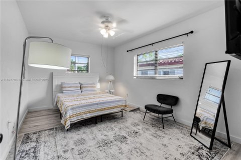 House in Miami Beach, Florida 4 bedrooms, 208.94 sq.m. № 1949215 - photo 26