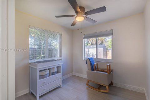 House in Hollywood, Florida 2 bedrooms, 82.13 sq.m. № 2281897 - photo 8