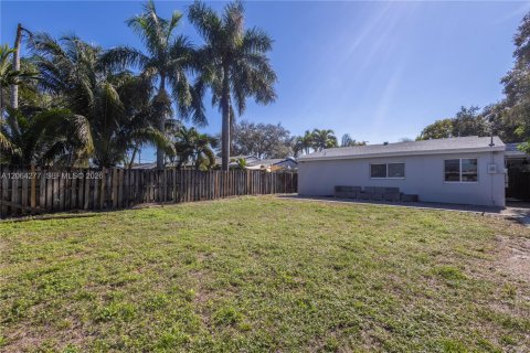 House in Hollywood, Florida 2 bedrooms, 82.13 sq.m. № 2281897 - photo 22