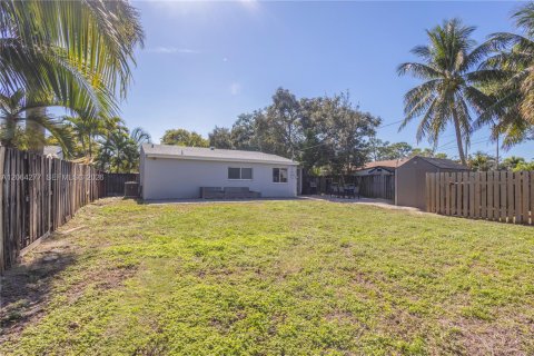 House in Hollywood, Florida 2 bedrooms, 82.13 sq.m. № 2281897 - photo 23