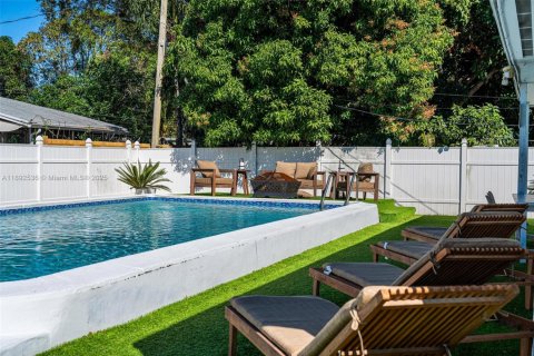 Купить виллу или дом в Норт-Майами, Флорида 4 спальни, 135.73м2, № 2034299 - фото 9