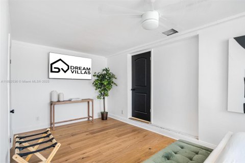 Купить виллу или дом в Норт-Майами, Флорида 4 спальни, 135.73м2, № 2034299 - фото 13