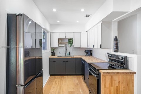 Купить виллу или дом в Норт-Майами, Флорида 4 спальни, 135.73м2, № 2034299 - фото 20