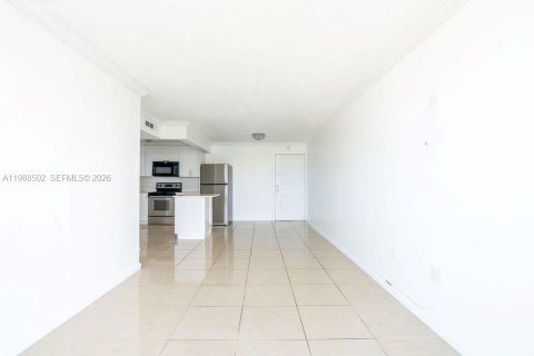 Condominio en venta en Miami Beach, Florida, 2 dormitorios, 74.14 m2 № 2056026 - foto 13