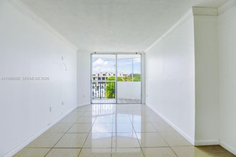 Condominio en venta en Miami Beach, Florida, 2 dormitorios, 74.14 m2 № 2056026 - foto 15
