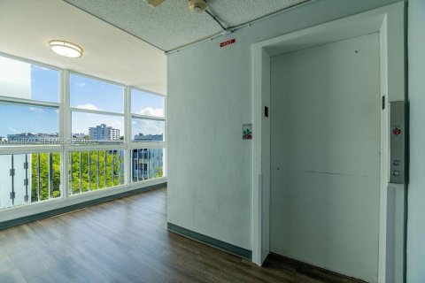 Condominio en venta en Miami Beach, Florida, 2 dormitorios, 74.14 m2 № 2056026 - foto 5