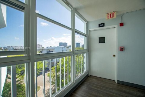 Condominio en venta en Miami Beach, Florida, 2 dormitorios, 74.14 m2 № 2056026 - foto 6