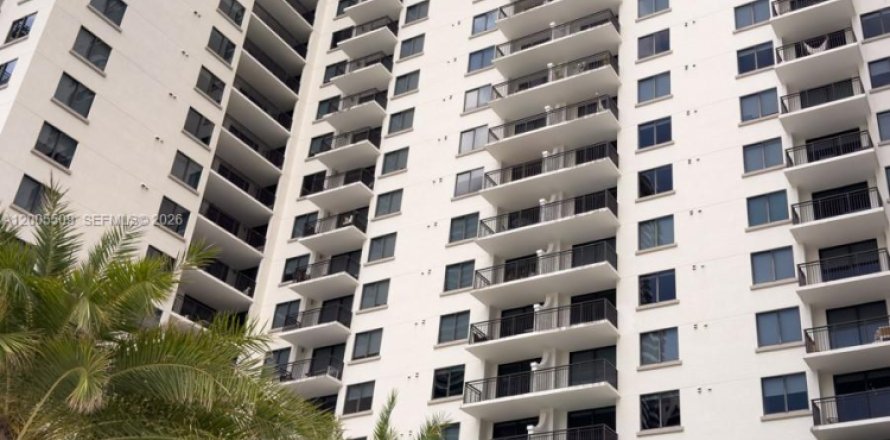 Condo à Miami, Floride, 2 chambres  № 2069614