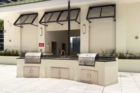 Copropriété à vendre à Miami, Floride: 2 chambres, 101.91 m2 № 2069614 - photo 25