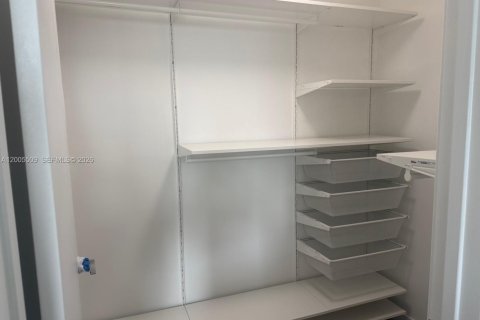 Copropriété à vendre à Miami, Floride: 2 chambres, 101.91 m2 № 2069614 - photo 21