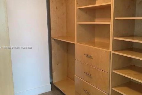 Condo in Miami Beach, Florida, 2 bedrooms  № 1774296 - photo 4