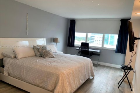 Condo in Miami Beach, Florida, 2 bedrooms  № 1774296 - photo 3