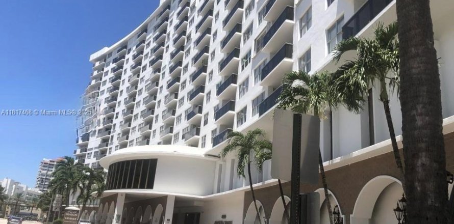 Condo in Miami Beach, Florida, 2 bedrooms  № 1774296