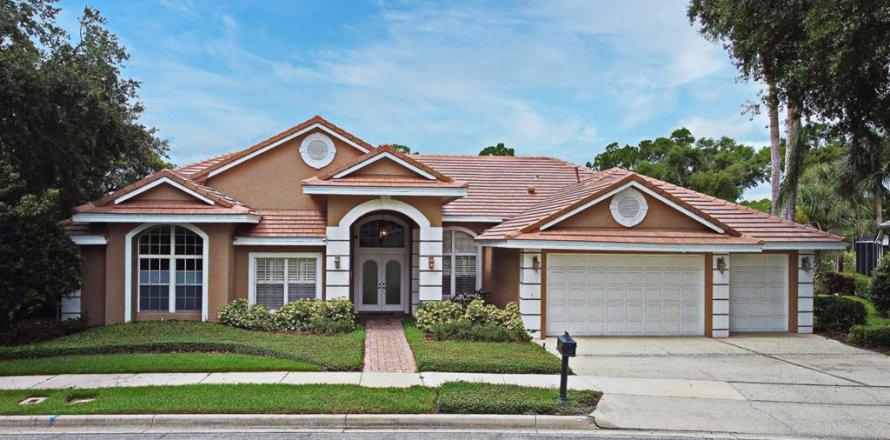 House in Lake Mary, Florida 4 bedrooms, 303.23 sq.m. № 1810656