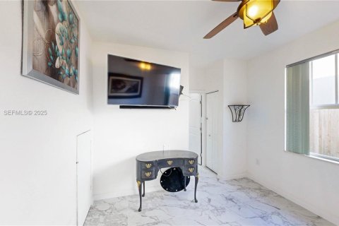 Купить виллу или дом в Хомстед, Флорида 4 спальни, 239.22м2, № 1988195 - фото 21