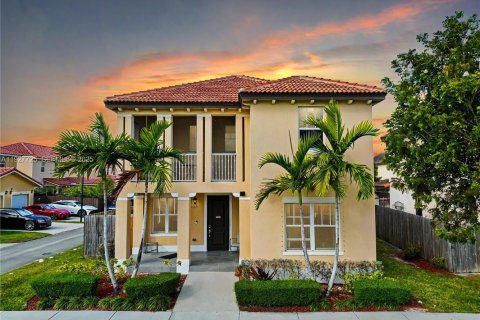 Купить виллу или дом в Хомстед, Флорида 4 спальни, 239.22м2, № 1988195 - фото 1