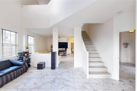 Купить виллу или дом в Хомстед, Флорида 4 спальни, 239.22м2, № 1988195 - фото 5