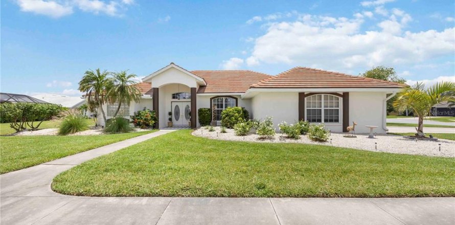 House in North Port, Florida 3 bedrooms, 186.27 sq.m. № 1819249