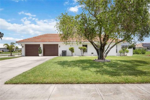 House in North Port, Florida 3 bedrooms, 186.27 sq.m. № 1819249 - photo 3