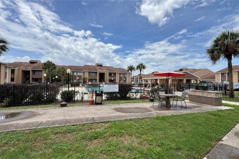 Condo in Orlando, Florida, 2 bedrooms  № 2092990 - photo 30