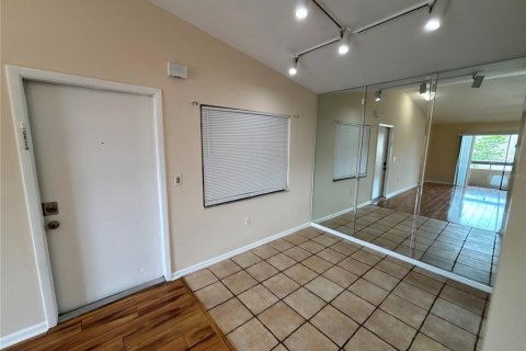 Condo in Orlando, Florida, 2 bedrooms  № 2092990 - photo 8