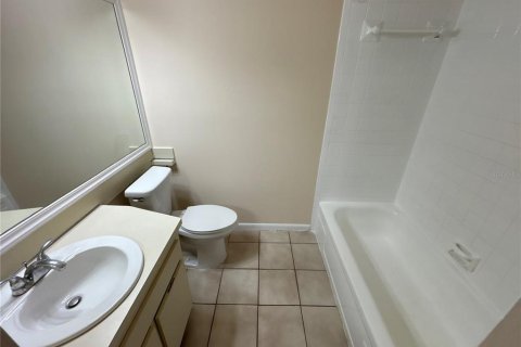 Condo in Orlando, Florida, 2 bedrooms  № 2092990 - photo 16