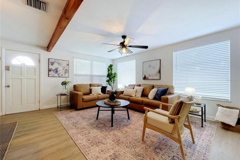 Villa ou maison à vendre à Tampa, Floride: 3 chambres, 183.2 m2 № 2404747 - photo 25