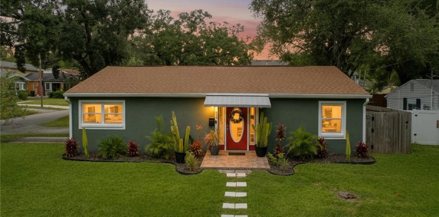 Villa ou maison à Tampa, Floride 3 chambres, 183.2 m2 № 2404747