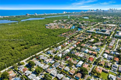 Casa en venta en Dania Beach, Florida, 3 dormitorios, 154.59 m2 № 2000731 - foto 23