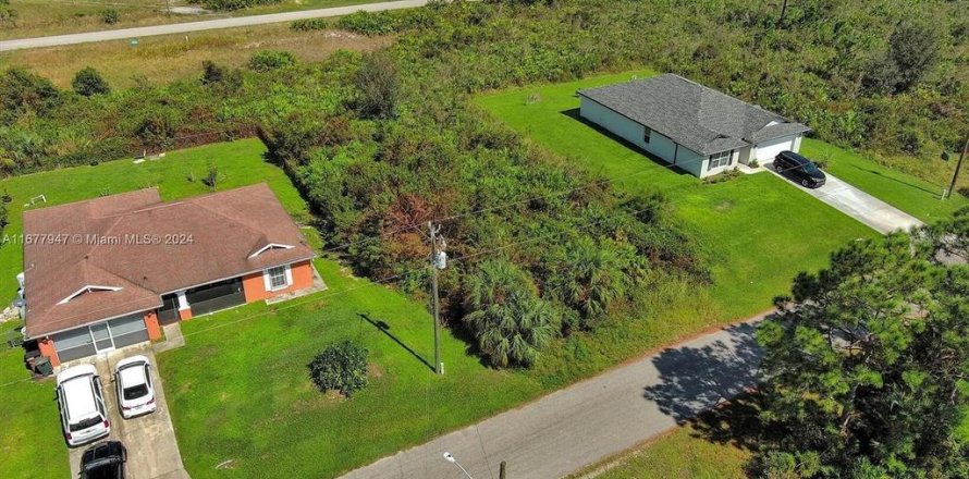 Land in Lehigh Acres, Florida № 2164322