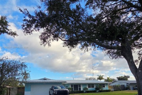 Casa en Plantation, Florida 4 dormitorios, 195.65 m2 № 2023731