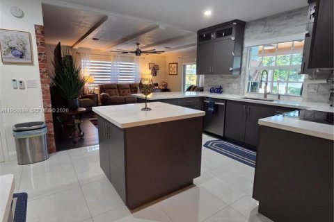 Casa en venta en Plantation, Florida, 4 dormitorios, 195.65 m2 № 2023731 - foto 8