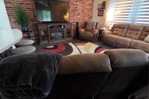 Casa en venta en Plantation, Florida, 4 dormitorios, 195.65 m2 № 2023731 - foto 22