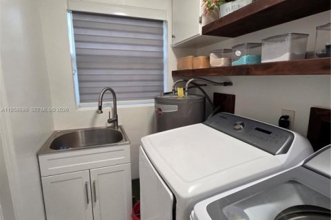 Casa en venta en Plantation, Florida, 4 dormitorios, 195.65 m2 № 2023731 - foto 18