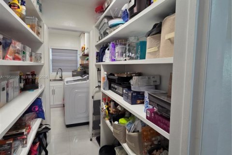 Casa en venta en Plantation, Florida, 4 dormitorios, 195.65 m2 № 2023731 - foto 16