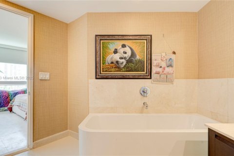 Copropriété à vendre à Sunny Isles Beach, Floride: 3 chambres, 134.43 m2 № 1962484 - photo 28