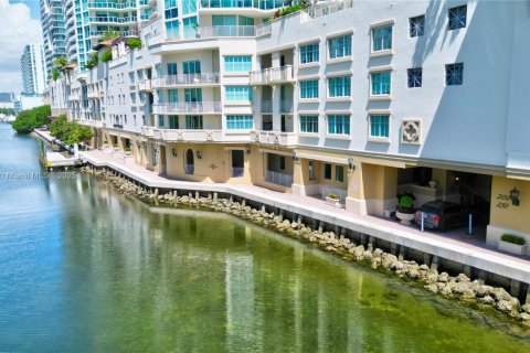 Copropriété à vendre à Sunny Isles Beach, Floride: 3 chambres, 134.43 m2 № 1962484 - photo 10