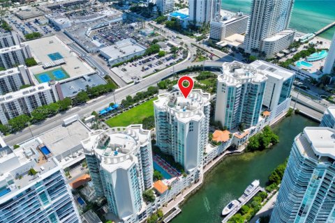 Condo à Sunny Isles Beach, Floride, 3 chambres  № 1962484