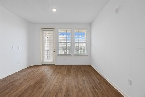 Снять в аренду квартиру в Нокомис, Флорида 5 комнат, 74.6м2, № 2157823 - фото 7