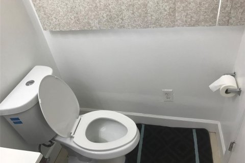 Appartement à louer à Miami, Floride: 1 chambre, 74.32 m2 № 2400602 - photo 2