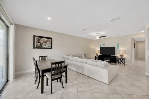House in Riverview, Florida 5 bedrooms, 311.13 sq.m. № 2167074 - photo 11
