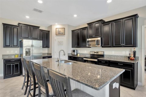 House in Riverview, Florida 5 bedrooms, 311.13 sq.m. № 2167074 - photo 10
