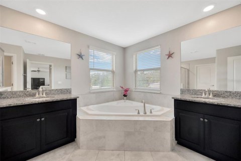 House in Riverview, Florida 5 bedrooms, 311.13 sq.m. № 2167074 - photo 16