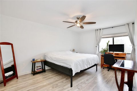 Condo in Rockledge, Florida, 2 bedrooms  № 1841879 - photo 16